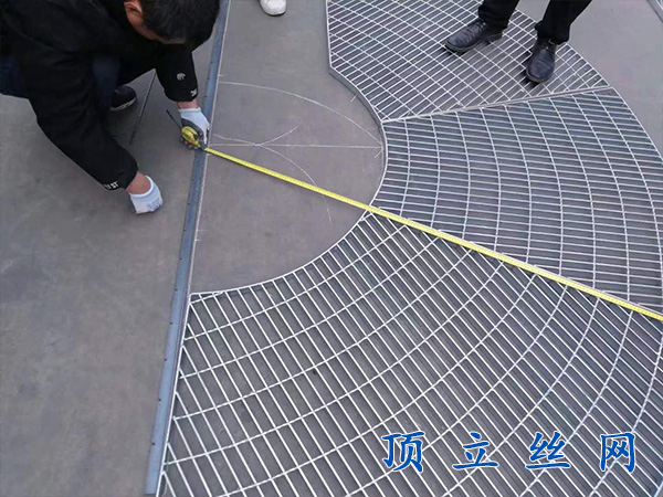 扇形鋼格板